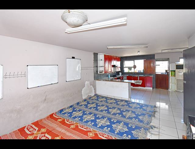 9 BEDROOM HOUSE FOR SALE IN MAYFAIR